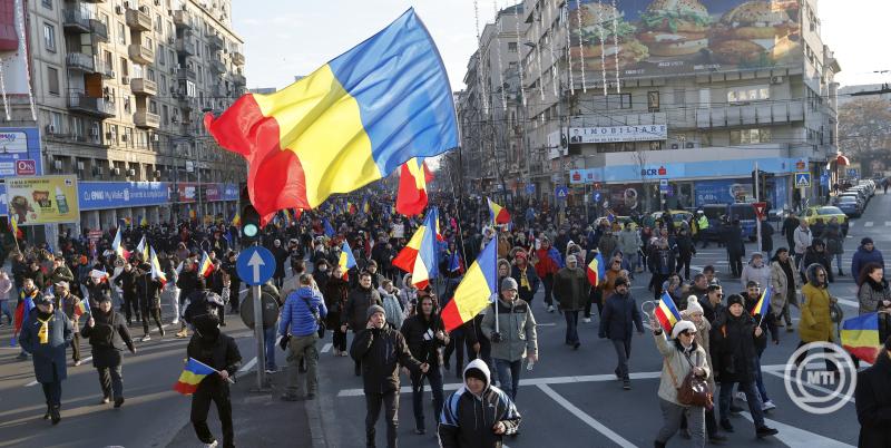 Az eredmény érvénytelenítése ellen tüntetett Bukarestben az AUR Az eredmény érvénytelenítése ellen tüntetett Bukarestben az AUR