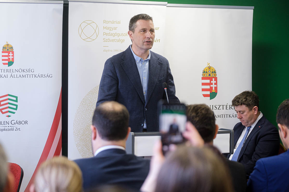 A magyar fiatalság megerősítését és felemelését szolgálja