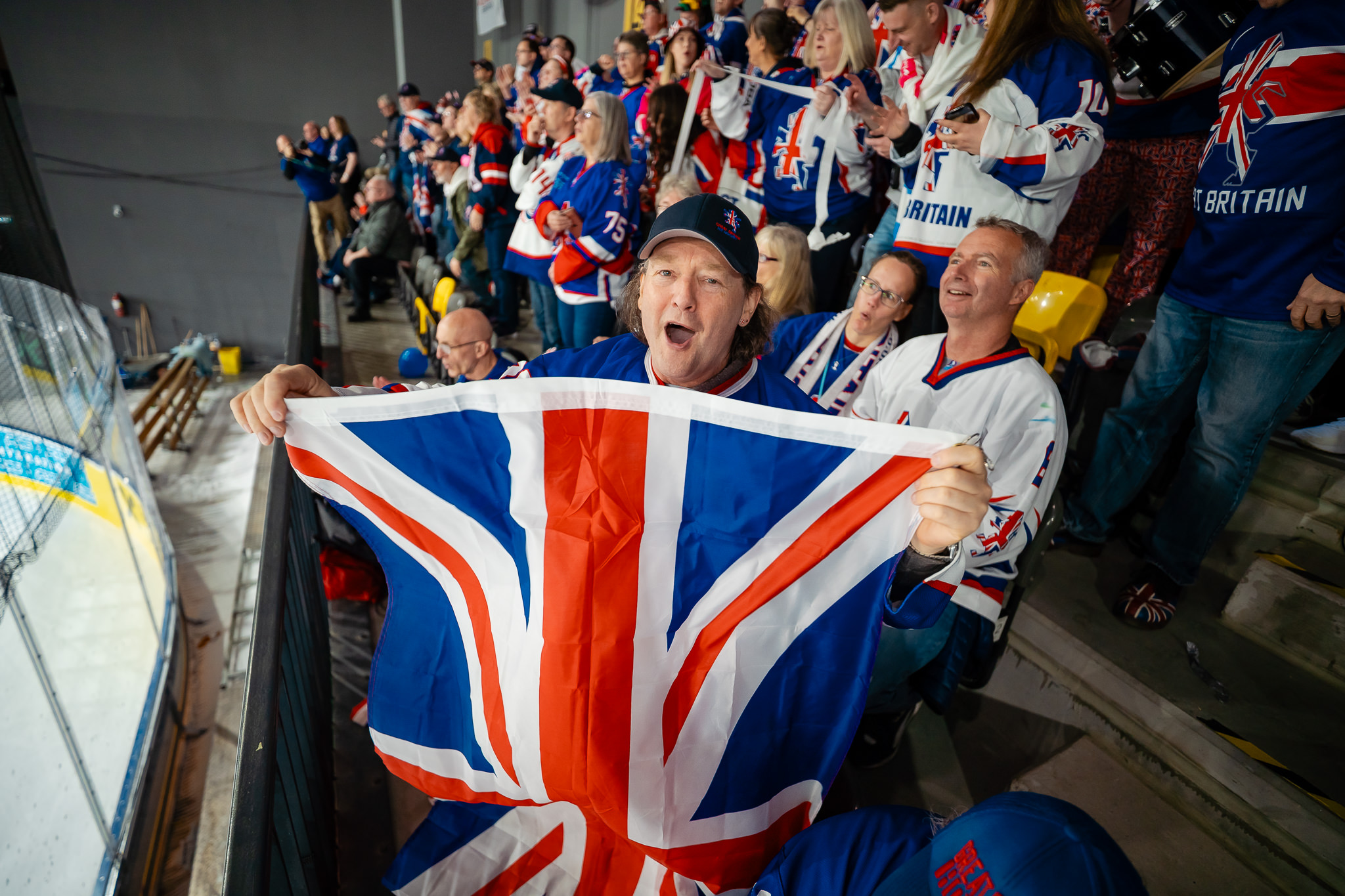 Vereséggel kezdett a házigazda a Sepsiszentgyörgyön elrajtolt hokivébén Vereséggel kezdett a házigazda a Sepsiszentgyörgyön elrajtolt hokivébén