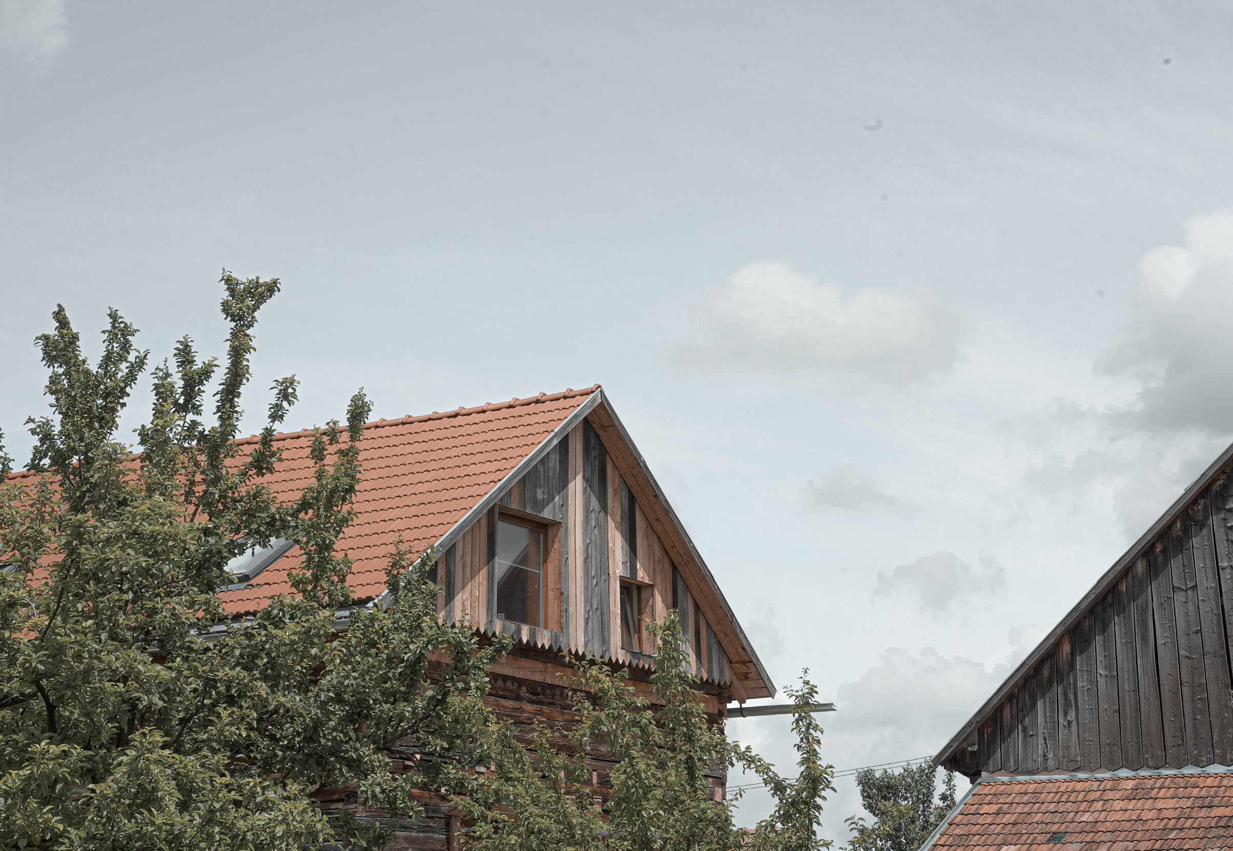 Az ötvenes évekből a 21. századba: csűrből többfunkciós otthon Csíksomlyón Az ötvenes évekből a 21. századba: csűrből többfunkciós otthon Csíksomlyón