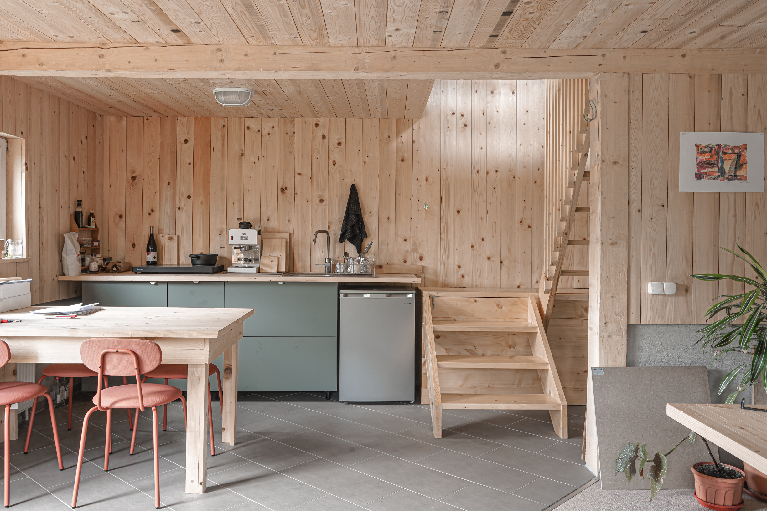 Az ötvenes évekből a 21. századba: csűrből többfunkciós otthon Csíksomlyón Az ötvenes évekből a 21. századba: csűrből többfunkciós otthon Csíksomlyón