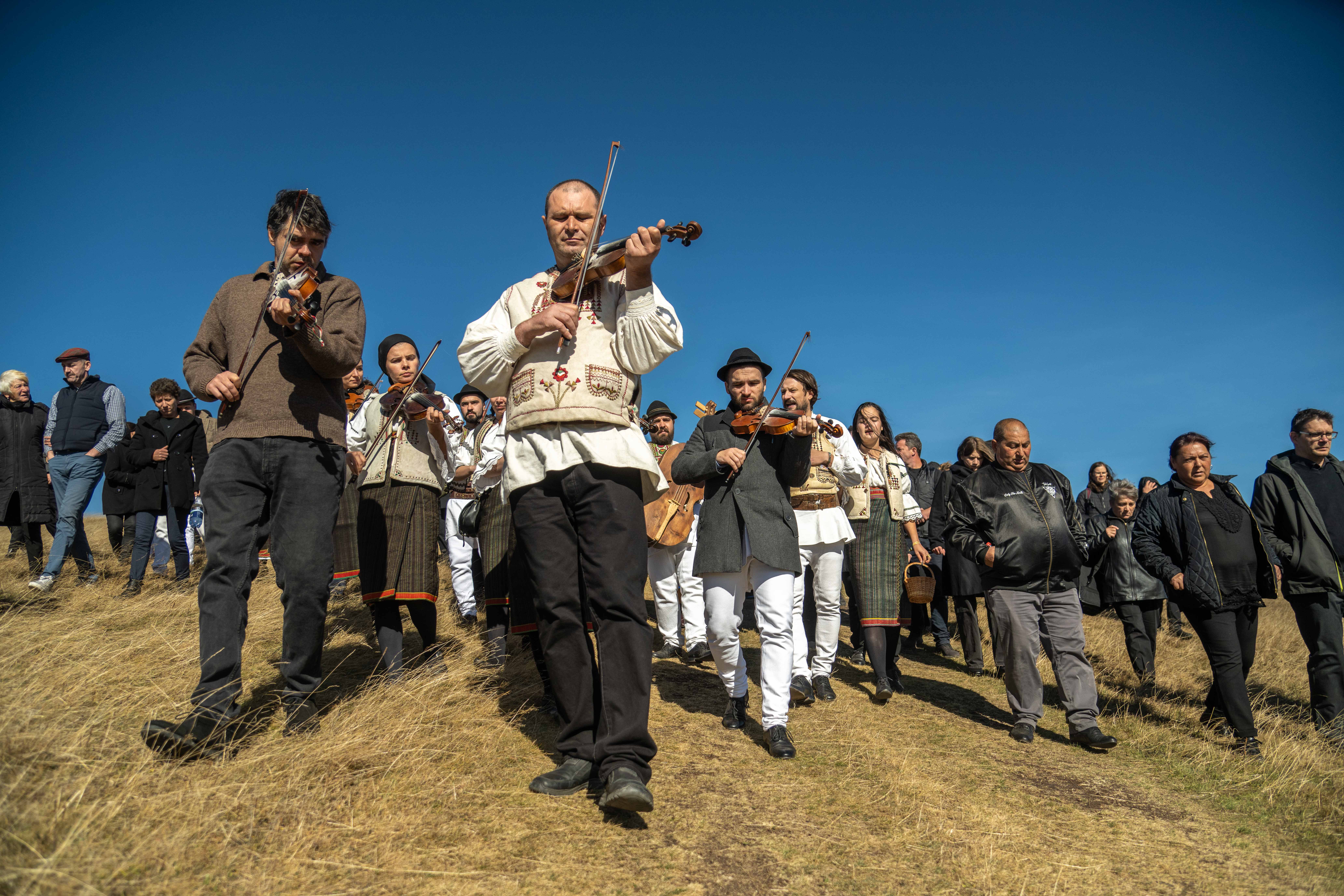 Hazatér a Megkerült Paradicsom – Ádám Gyula fotókiállítása újra Csíkszeredában Hazatér a Megkerült Paradicsom – Ádám Gyula fotókiállítása újra Csíkszeredában