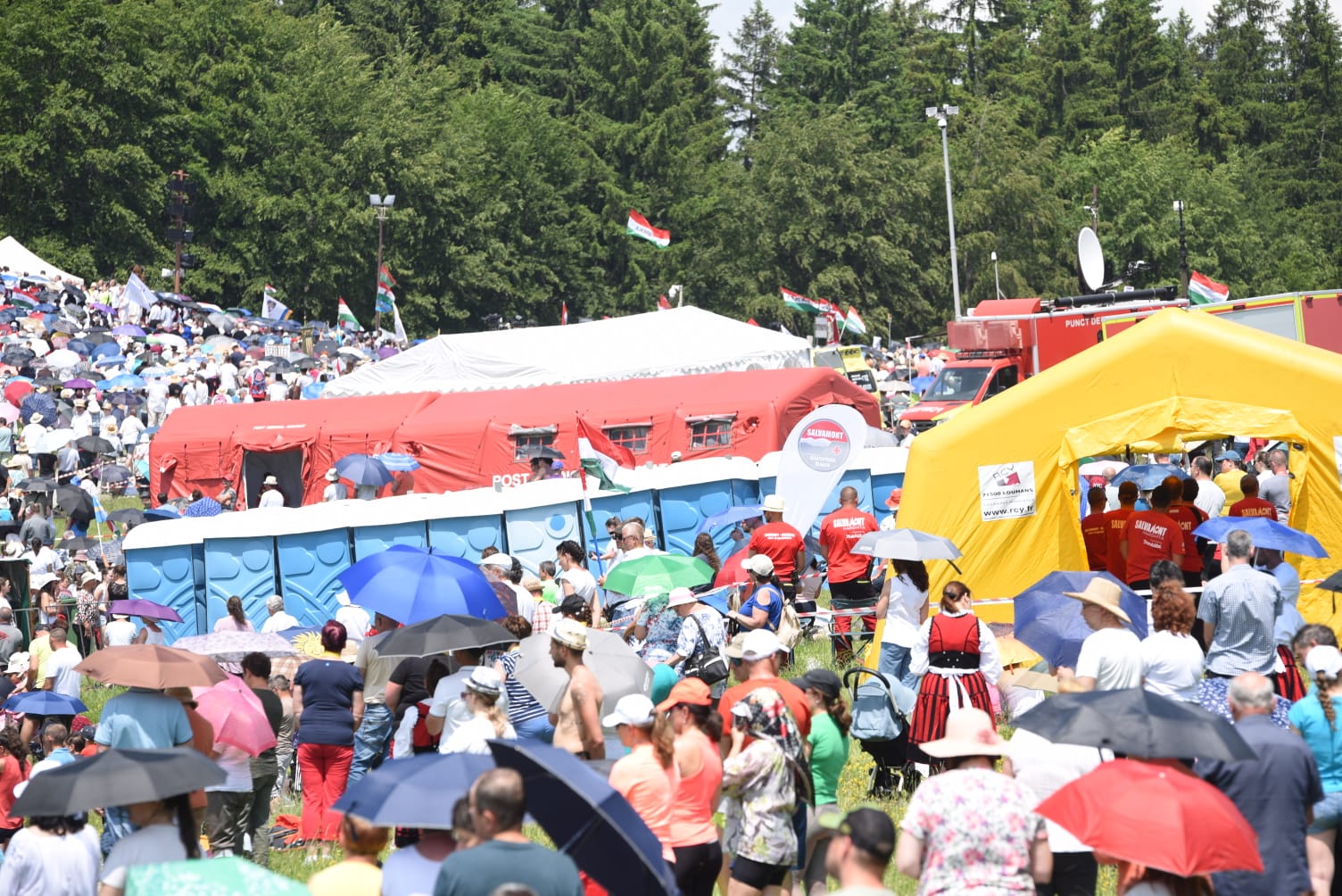 Több mint kétszáz személyt láttak el az egészségügyi sátrakban Több mint kétszáz személyt láttak el az egészségügyi sátrakban