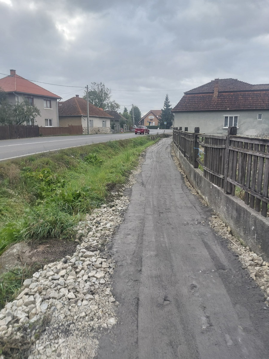 Járda helyett ösvény a gyalogosoknak