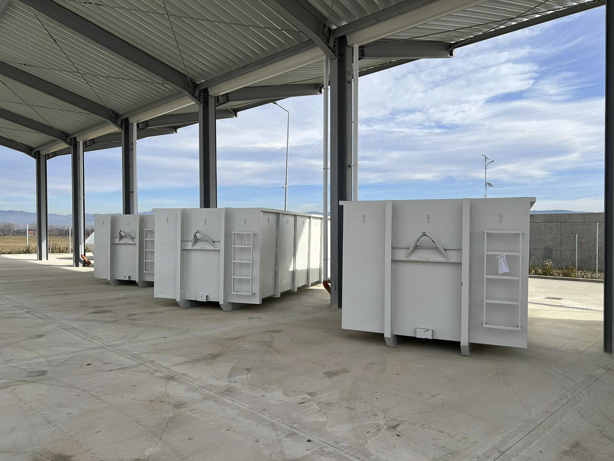 Érkeznek a konténerek a lakossági hulladékudvarokba