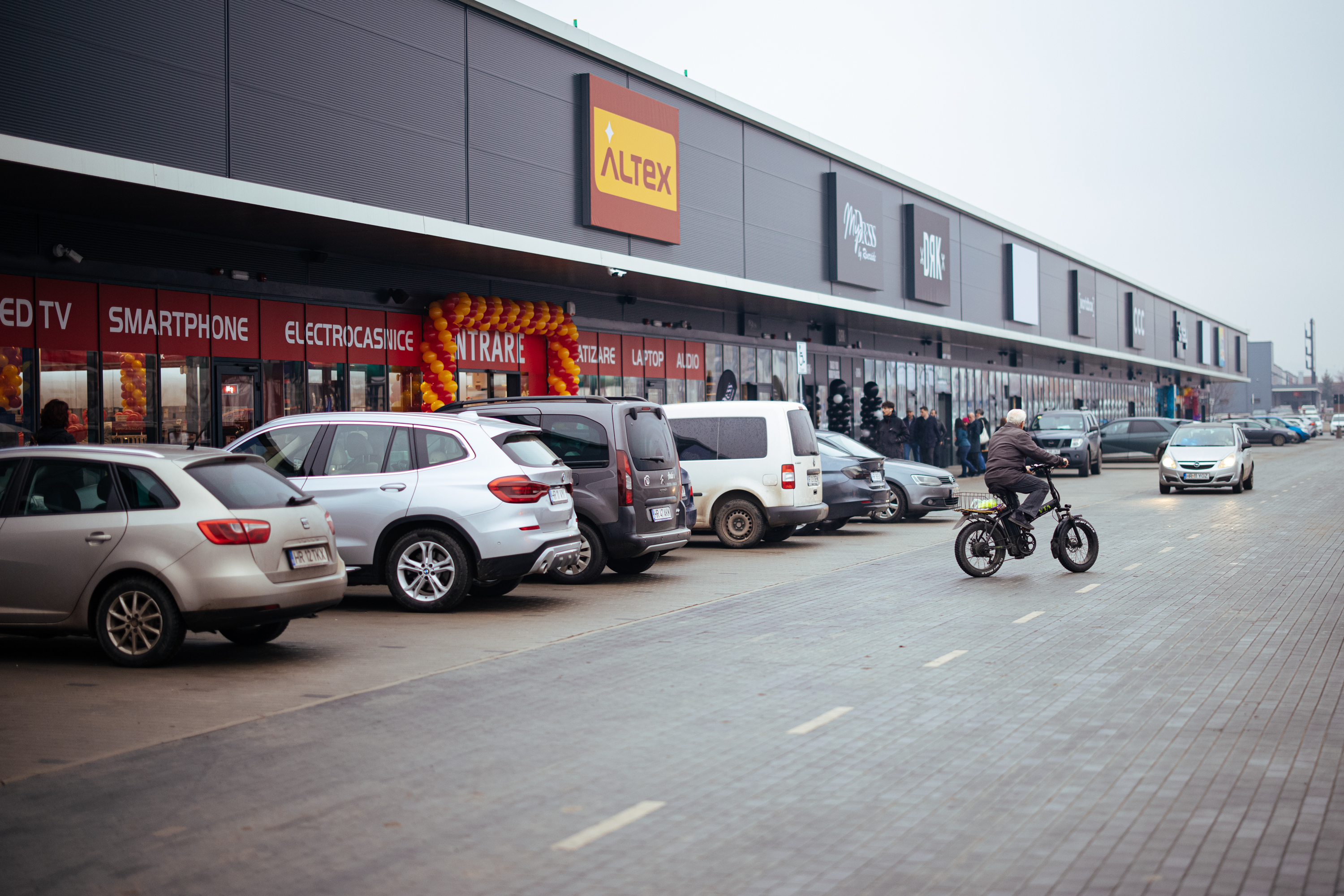 Megnyílt a Riverside Retail Park