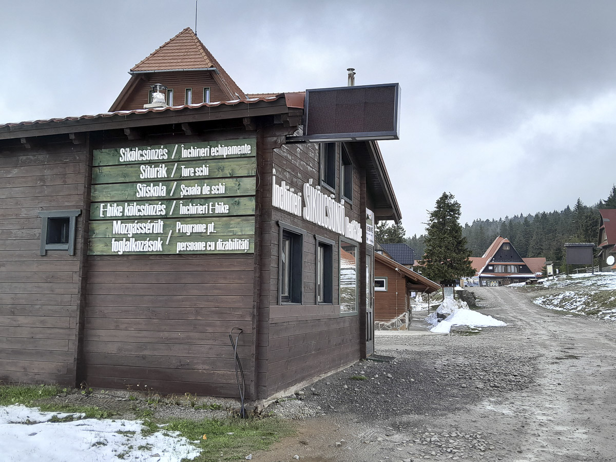 Nehéz szezonkezdés a Hargitán – se hó, se hideg