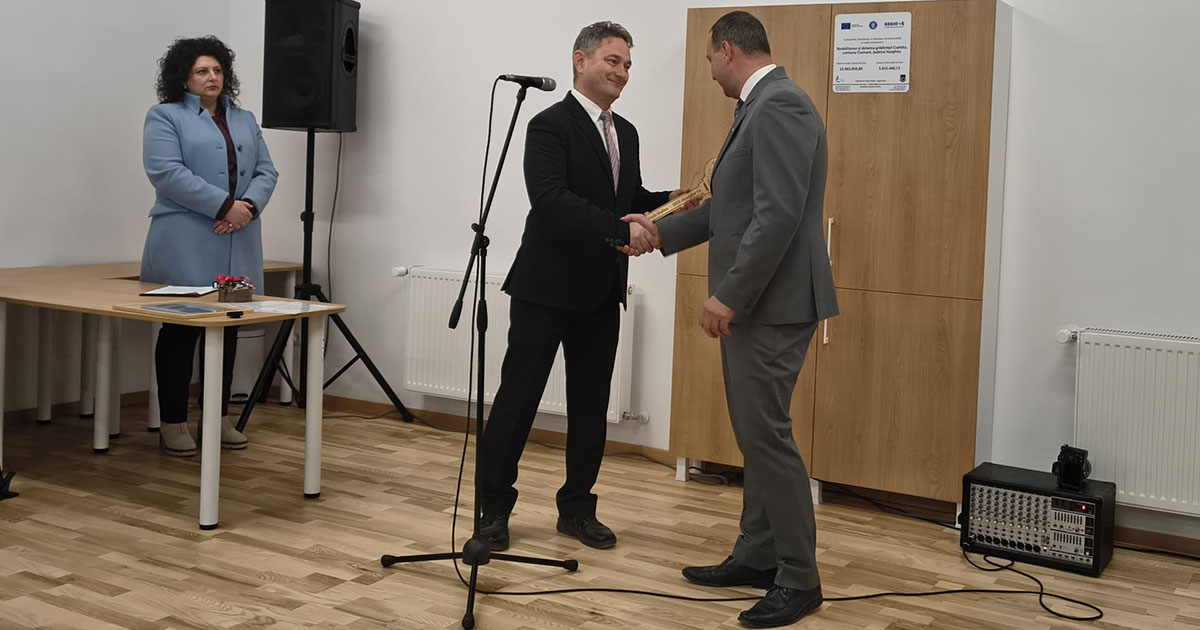 Hosszú út vezetett a sikerhez Hosszú út vezetett a sikerhez