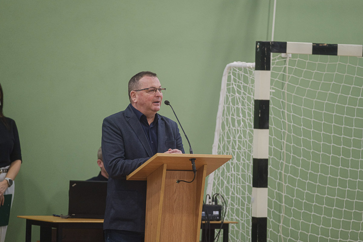 Régi iskola 21. századi tornateremmel