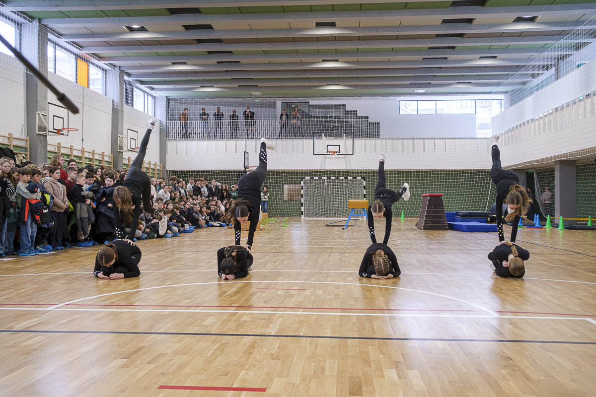 Régi iskola 21. századi tornateremmel
