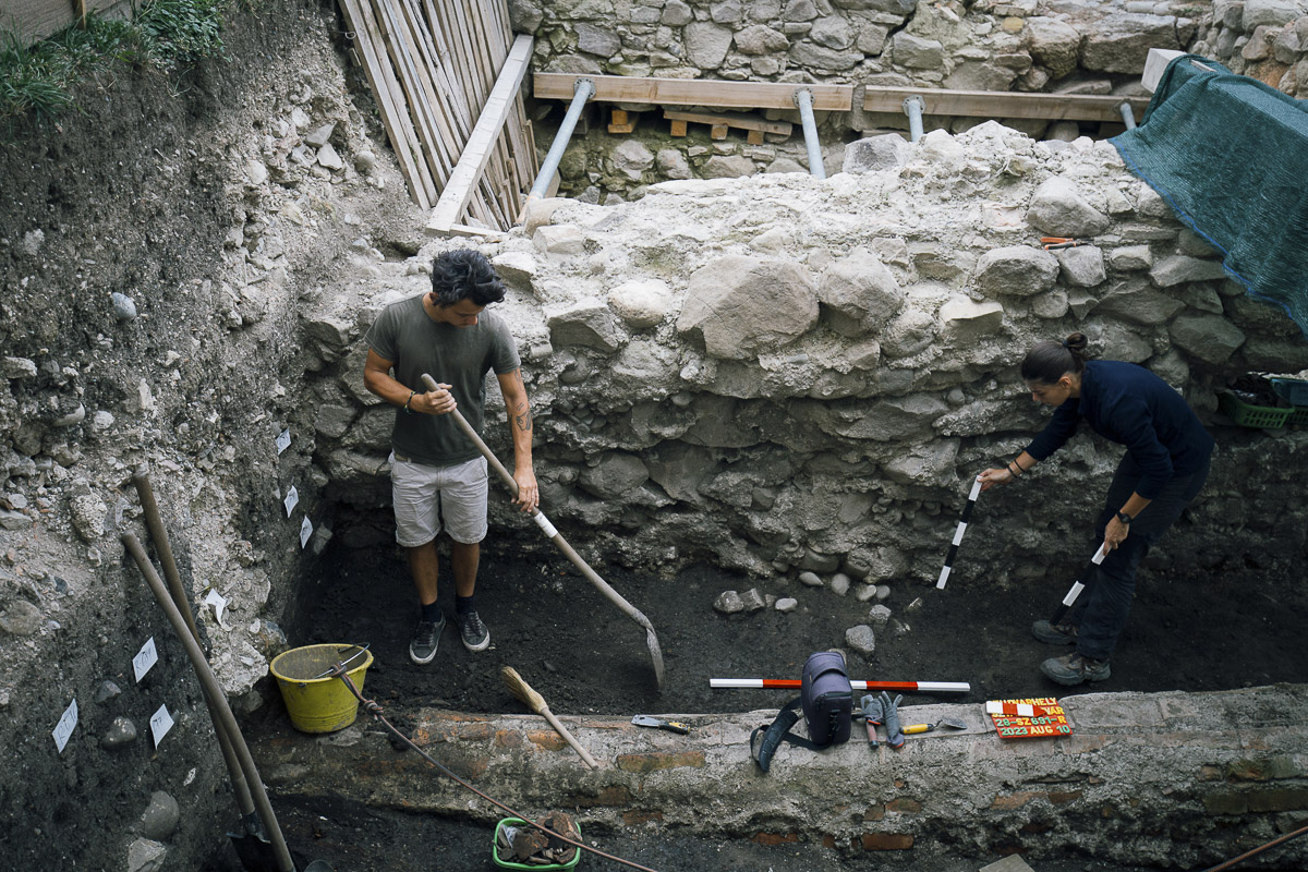 Mi vár a Székelytámadt-várra?