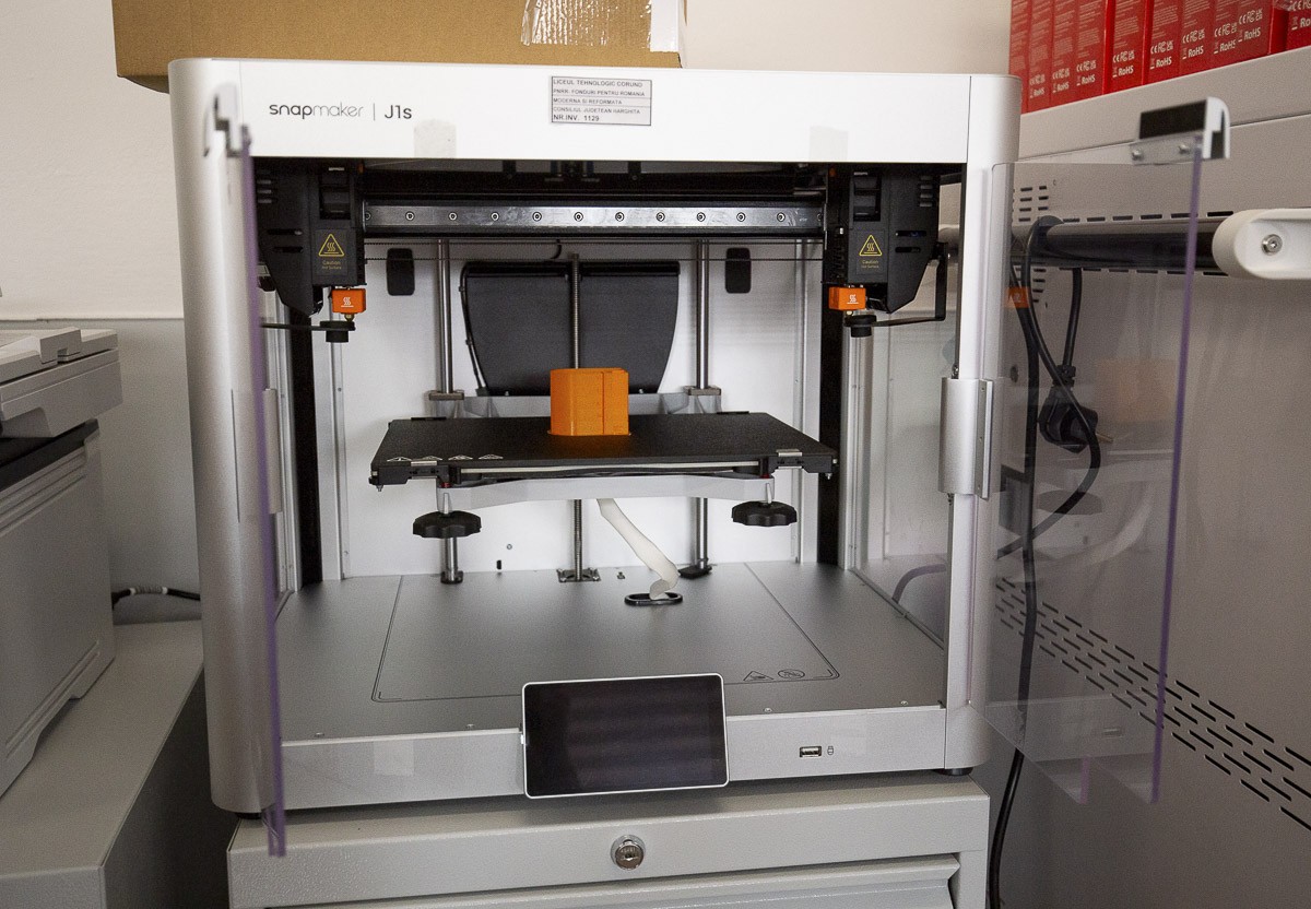 Iskolafejlesztési nagyüzem: beruházás a jövőnkbe Iskolafejlesztési nagyüzem: beruházás a jövőnkbe