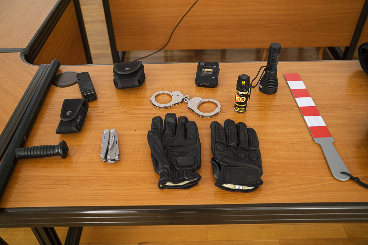 Rendfenntartás számokban és történetekben