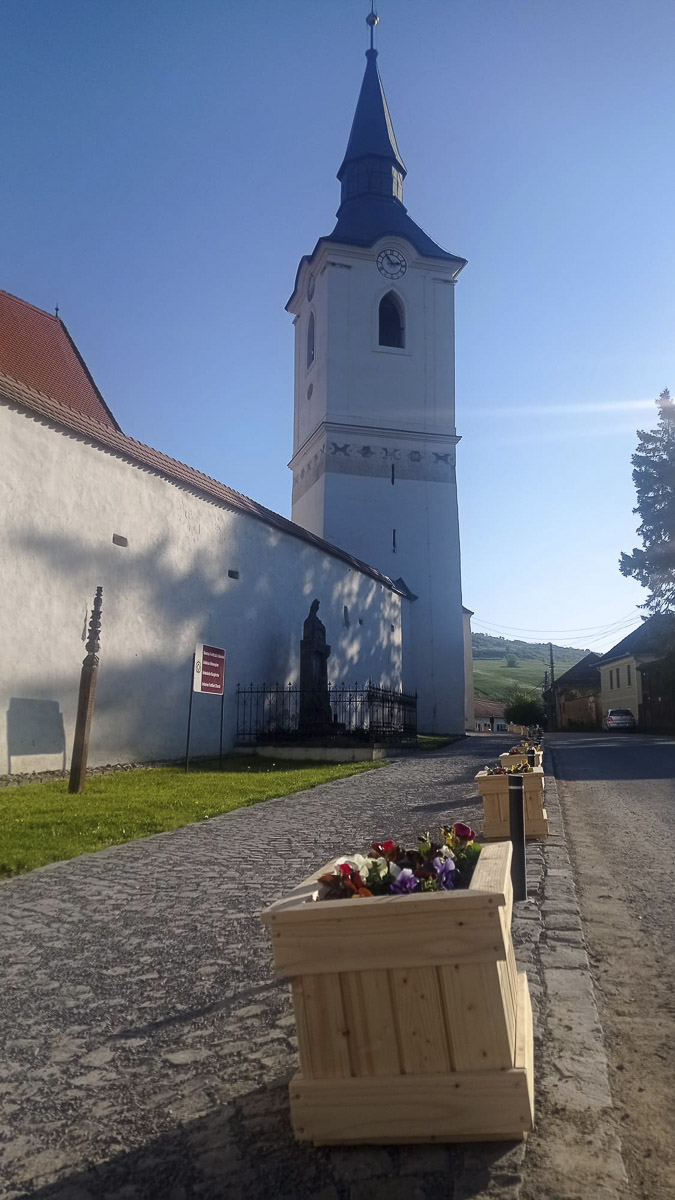 Kockaköves járdán közlekedhetnek