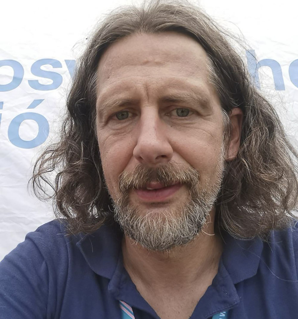 Múlt és jövő a mikrofonnál