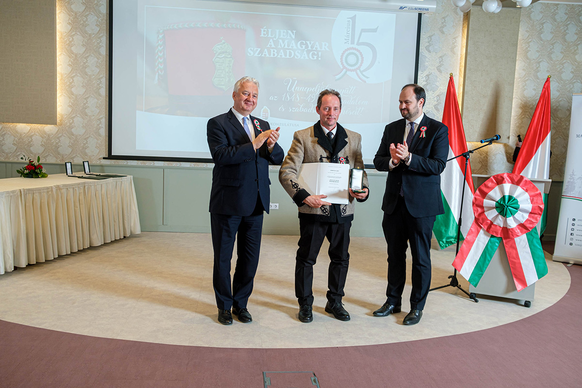 A megmaradás szolgálatában A megmaradás szolgálatában