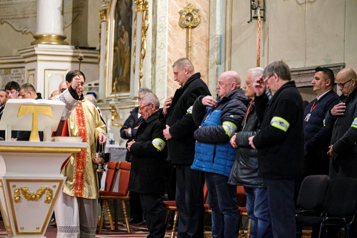 Tűz- és vízszentelés Csíksomlyón Tűz- és vízszentelés Csíksomlyón