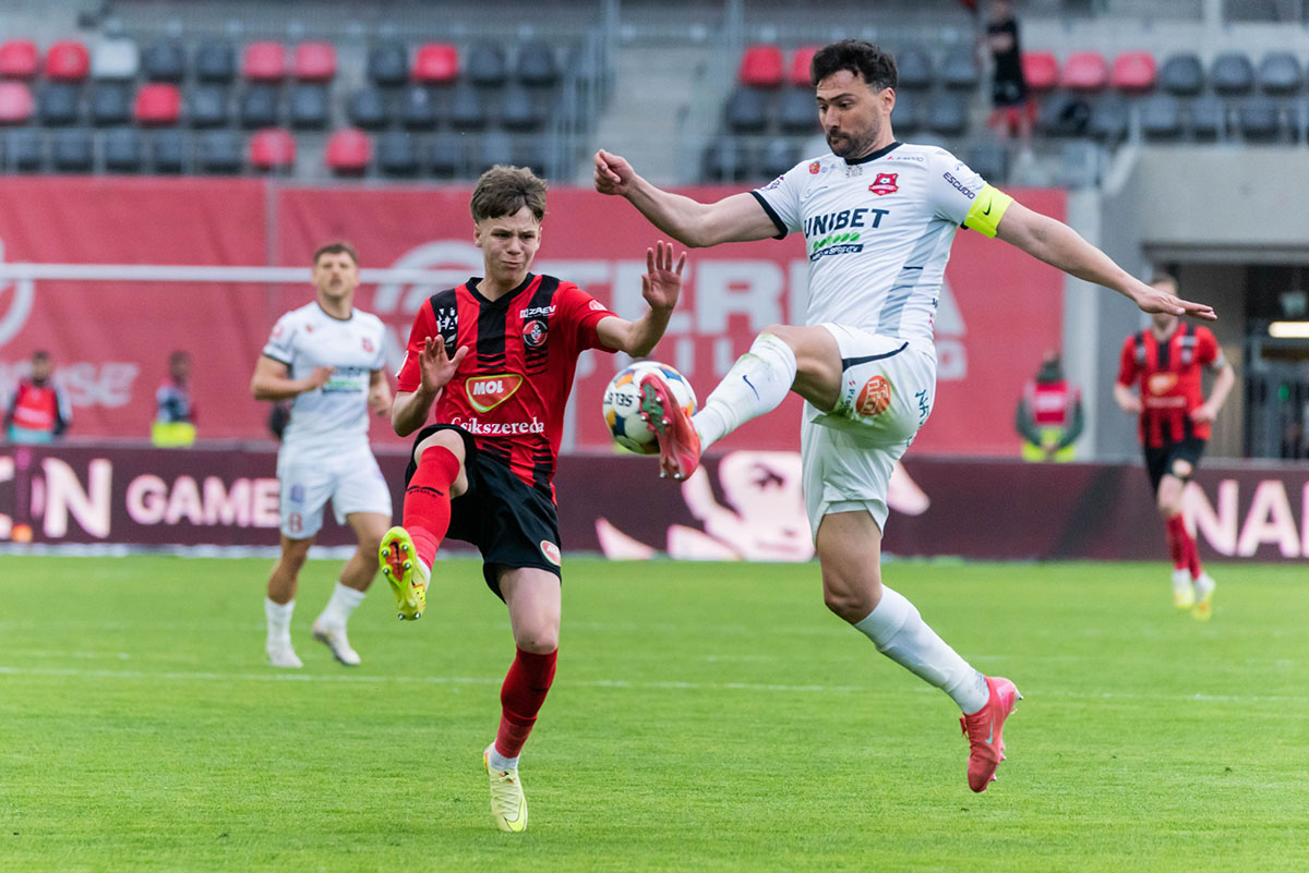 Távolodik az FK a veszélyzónától