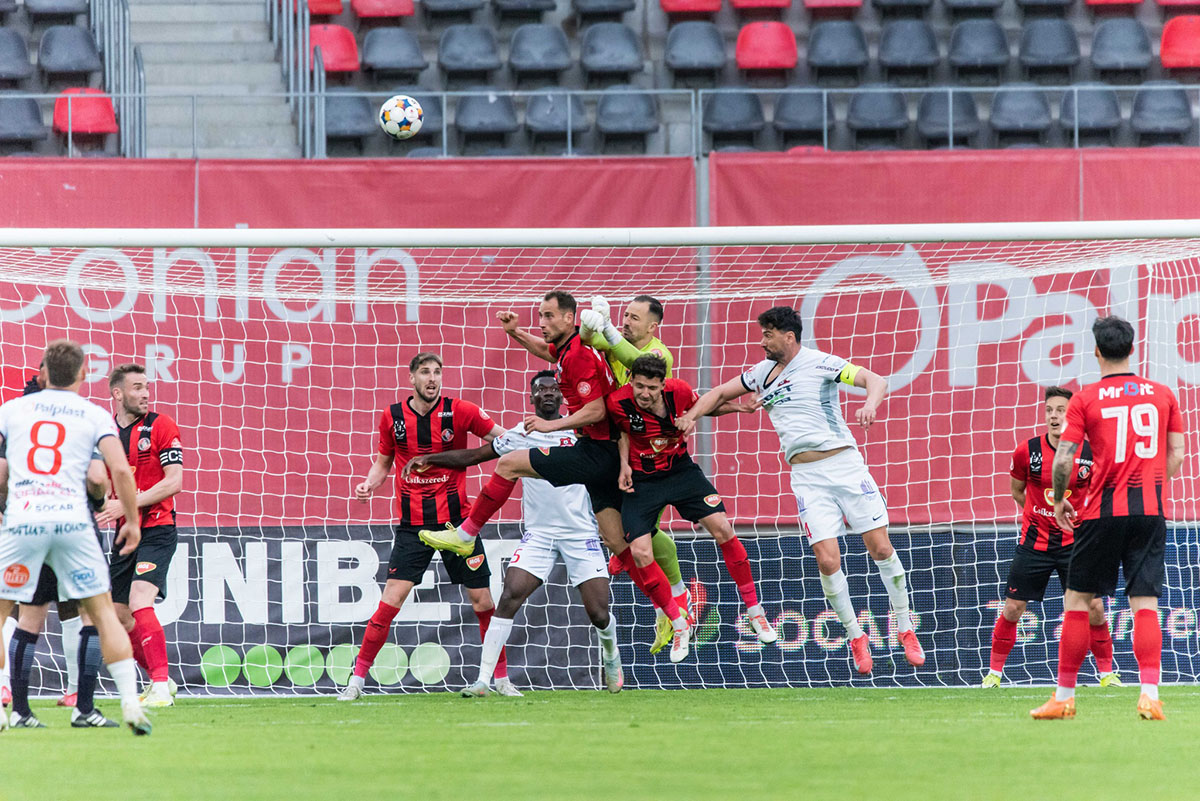 Távolodik az FK a veszélyzónától