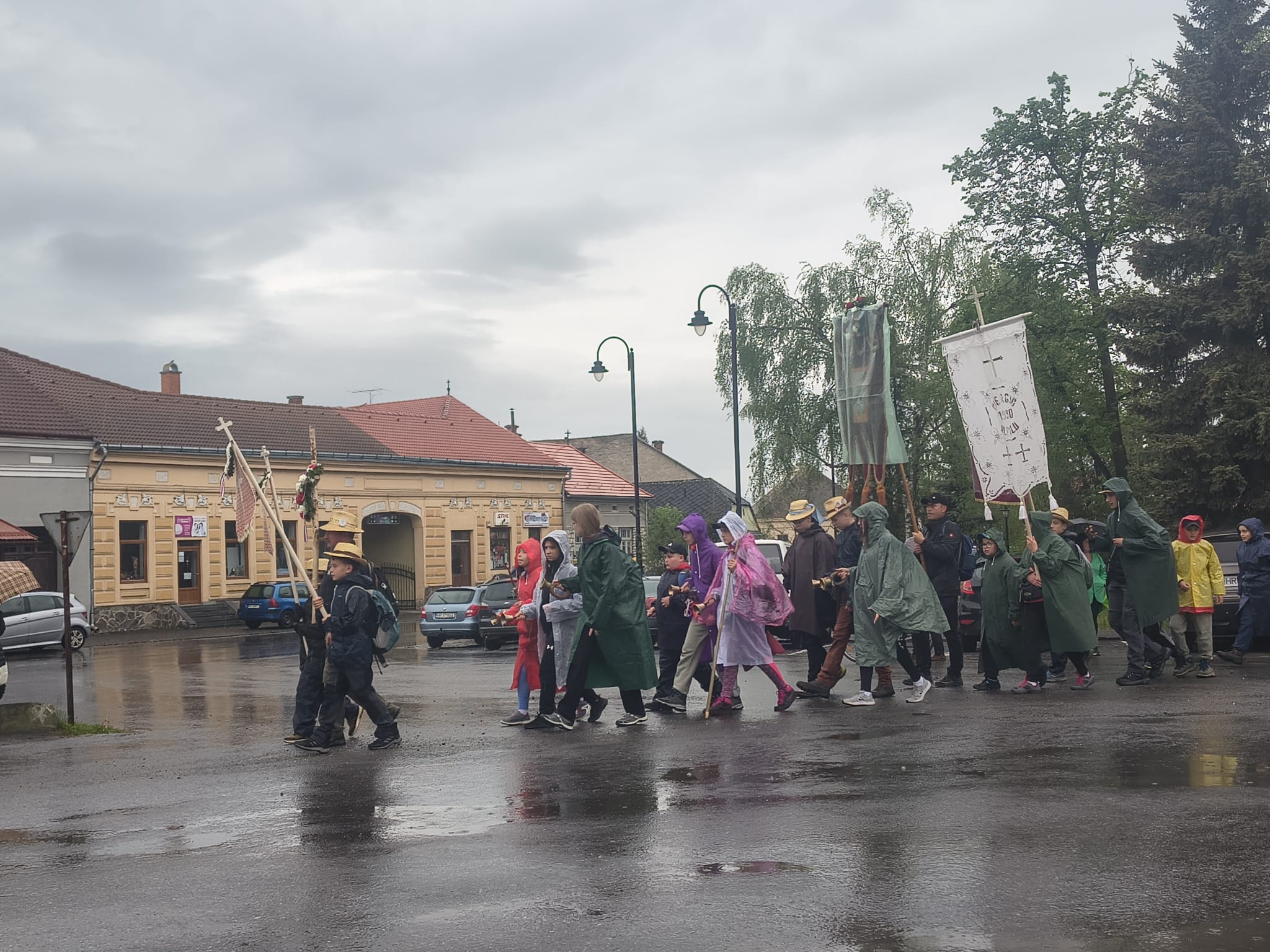 Példásan végigjárni István pap útját