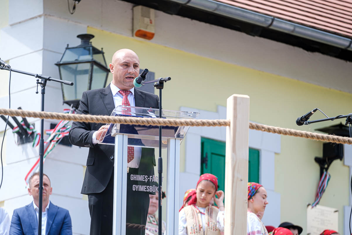 Ünnepélyesen átadták a megújult gyimesbükki Rákóczi-várat Ünnepélyesen átadták a megújult gyimesbükki Rákóczi-várat