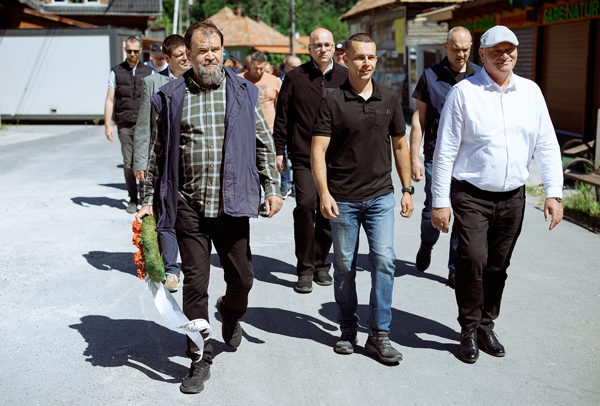 Bányászhimnusszal és harangszóval emlékeztek a bányászok a parajdi sóbányára – képriport Bányászhimnusszal és harangszóval emlékeztek a bányászok a parajdi sóbányára – képriport