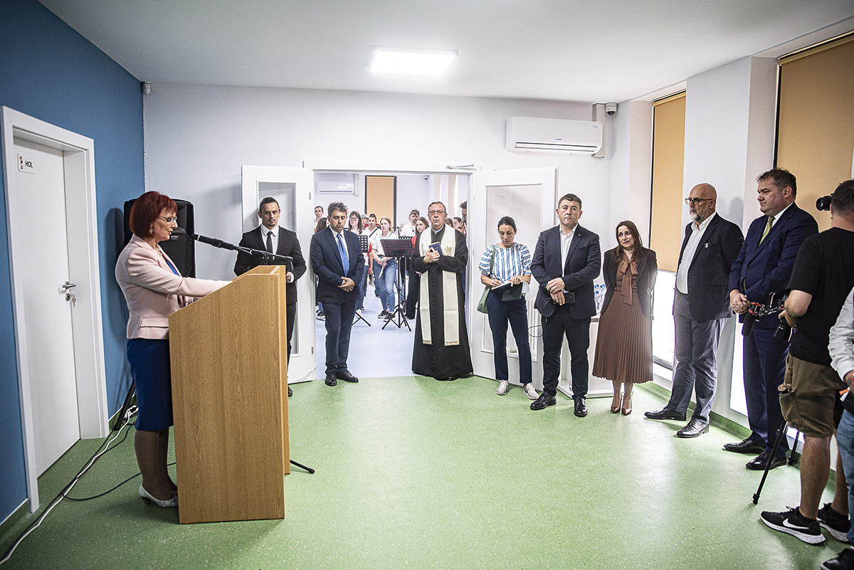 Bölcsődéket avattak Csíkbánkfalván és Siménfalván Bölcsődéket avattak Csíkbánkfalván és Siménfalván
