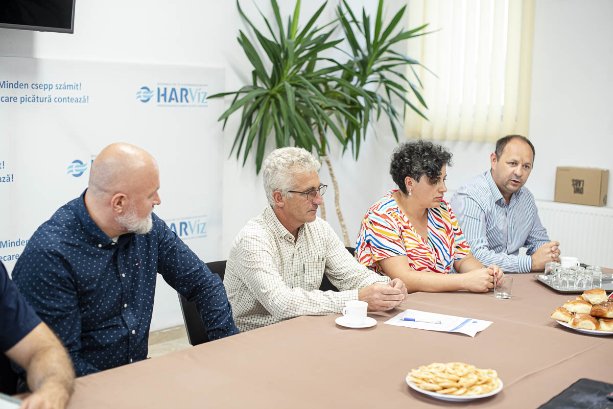 Több mint 54 millió lejből bővítik a víz- és csatornahálózatot Csíkszentmártonban és Csíkszentsimonban Több mint 54 millió lejből bővítik a víz- és csatornahálózatot Csíkszentmártonban és Csíkszentsimonban