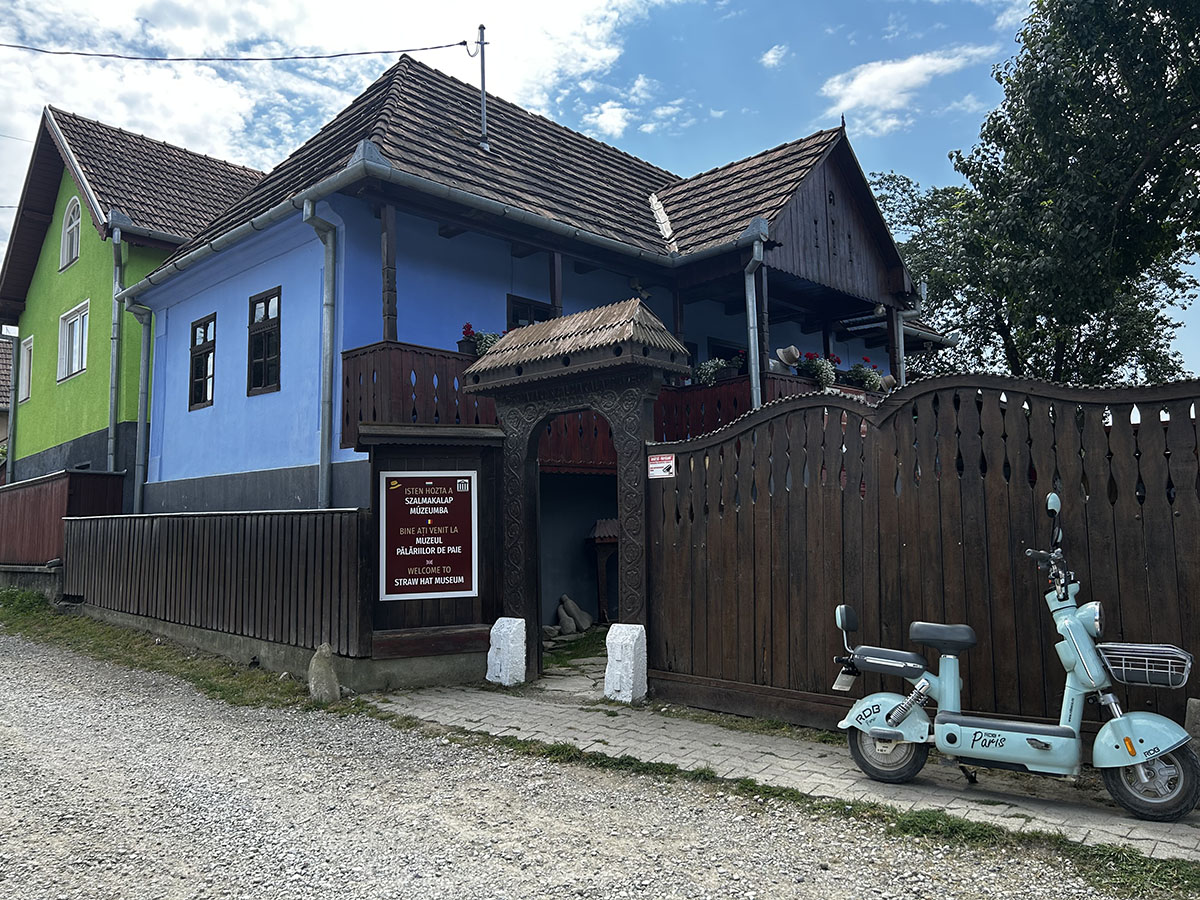 Kőrispatak, szalmakalap Kőrispatak, szalmakalap