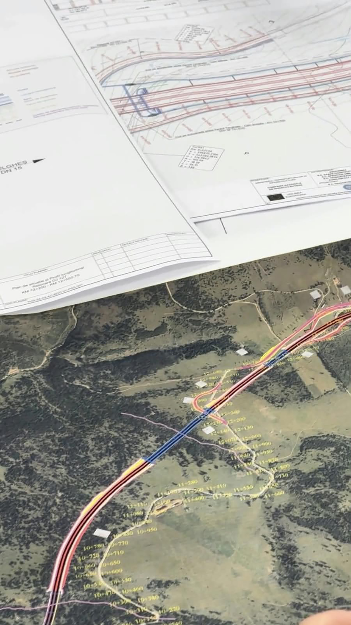 Földvásárlási spekulációkra figyelmeztetik a Gyergyó-térségi tulajdonosokat az A8-as autópálya építése kapcsán Földvásárlási spekulációkra figyelmeztetik a Gyergyó-térségi tulajdonosokat az A8-as autópálya építése kapcsán