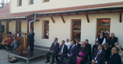 Nem hagyták a templomot s az iskolát