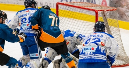 Játék nélkül nyert a Corona