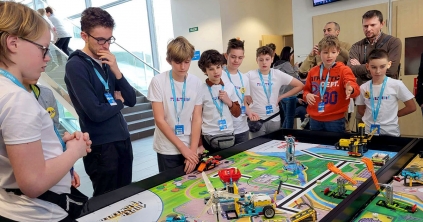 Csíki sikerek legórobotikában