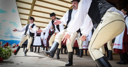 Legényes találkozó Oroszhegyen: a téma a folyamatosan változó férfi szerepkör