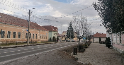Nagyobb tér, világos termek
