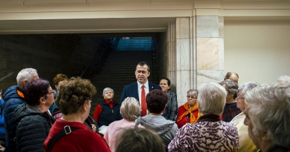 Ötven csíki nyugdíjasnak mutatta be a bukaresti parlamentet