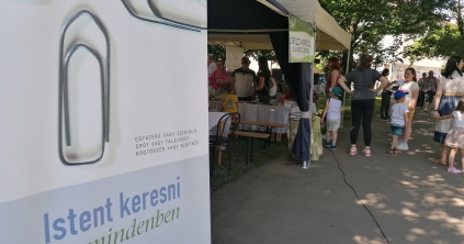 Isten dicsőítésére gyűltek össze