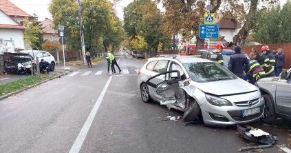 Négy autó ütközött Székelyudvarhelyen, hárman megsérültek