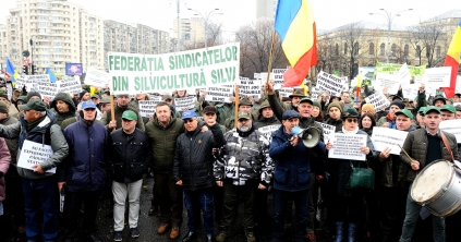 Egyeztetésekre szóló meghívást várnak a kormánytól a tüntető szakszervezetisek