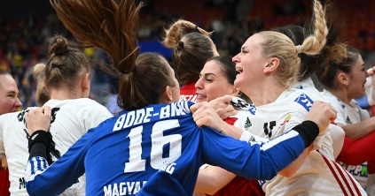 Úti cél: Debrecenen át Párizsba