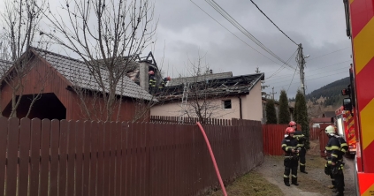 Egy panzió tetőszerkezete égett Csíkszeredában