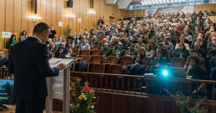 Erdeink: kötelező távlatokban gondolkodni!