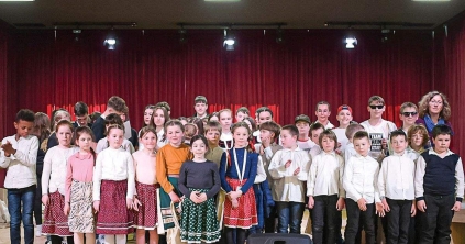 Fától fáig, verstől versig