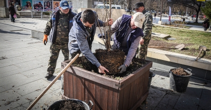 Már dolgoznak a kertészek