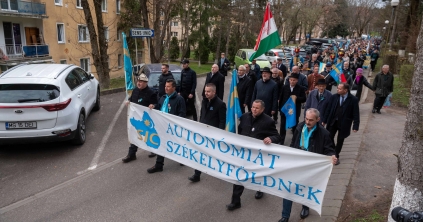 Autonómiát követeltek Székelyföldnek a marosvásárhelyi tüntetésen