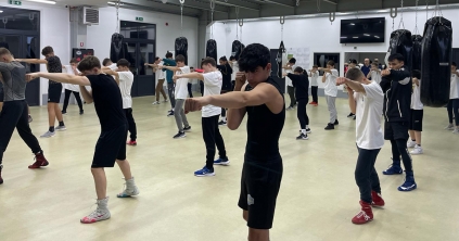 Felhúzták a boxkesztyűket