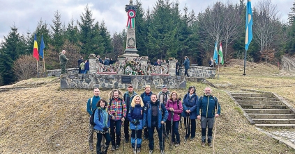 Emléktúra a Nyerges-tetőre a huszárok útján