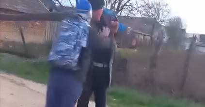 Döbbenetes: lendületből fellökte a nehezen mozgó idős férfit a tizenéves fiú