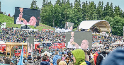 Öt éve járt Csíksomlyón Ferenc pápa