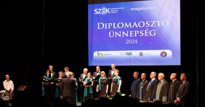 Megtartotta diplomaosztó ünnepségét a SZÉK